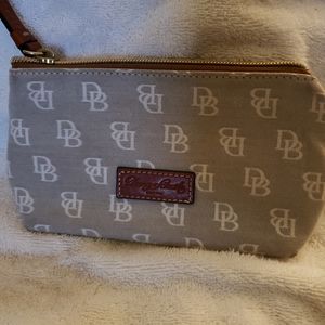 Cosmetic bag/pouch